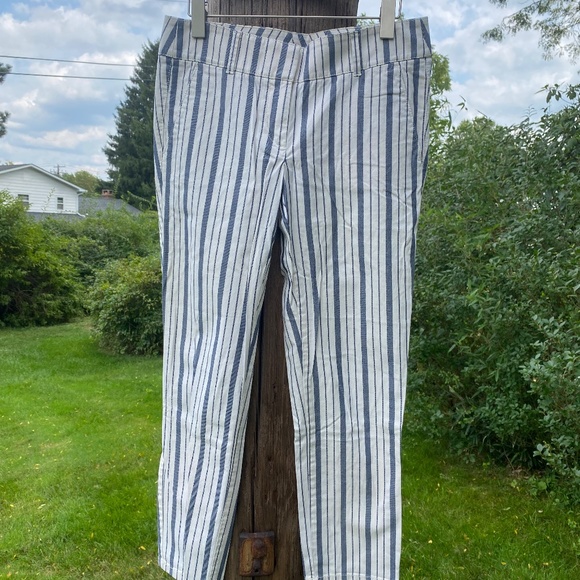 Ann Taylor LOFT White/Blue Stripped Pant Size US 2 - Picture 3 of 5